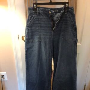 American eagle high waist cargo jeans.  Worn once